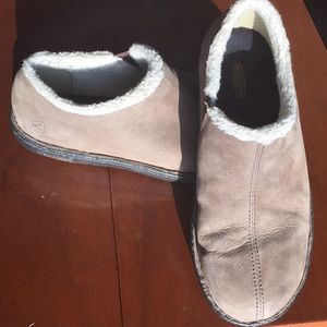 Brown leather Keen slip on shoes!